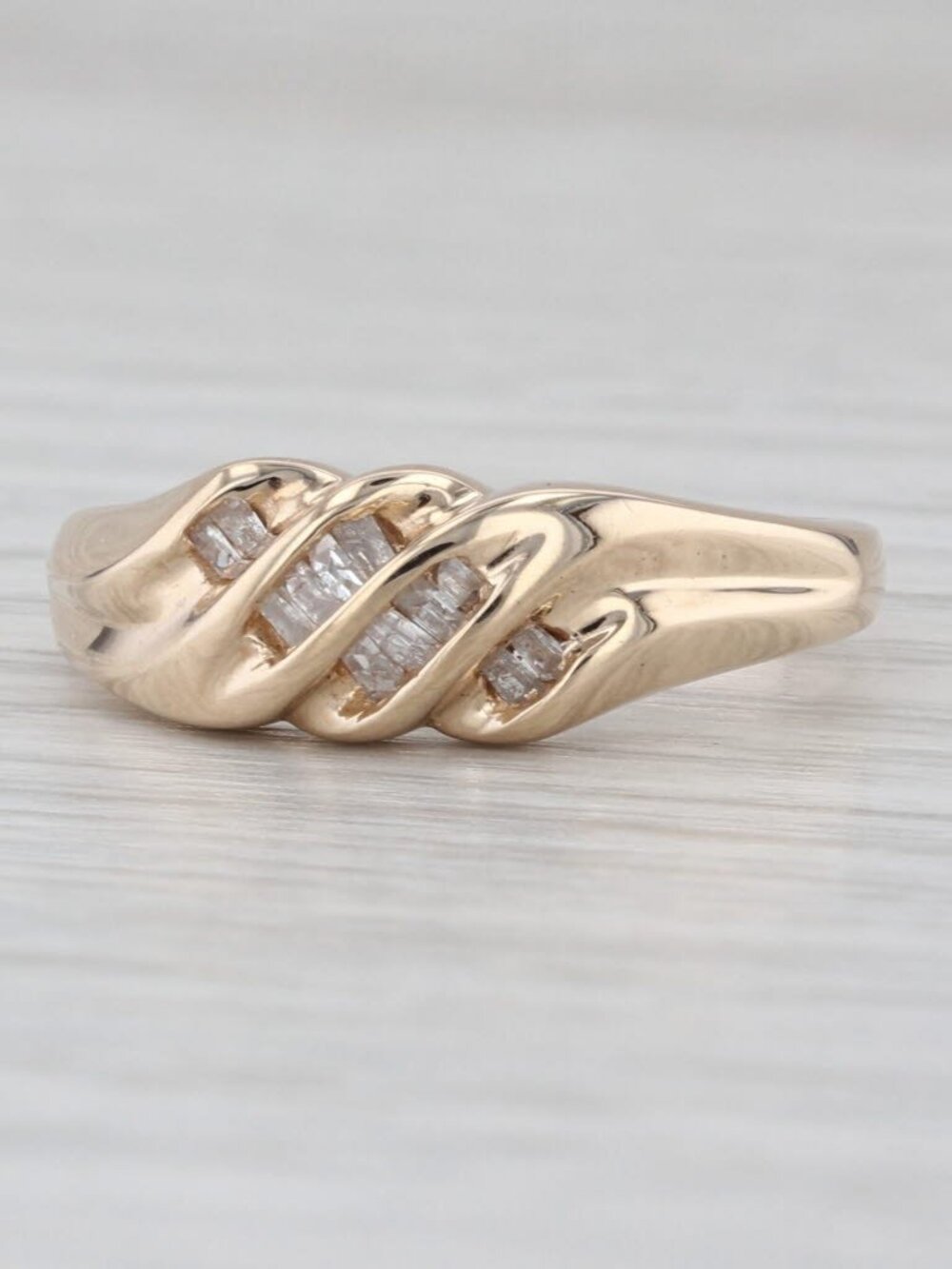 0.13ctw Diamond Scalloped Ring 10k Yellow Gold Size 7